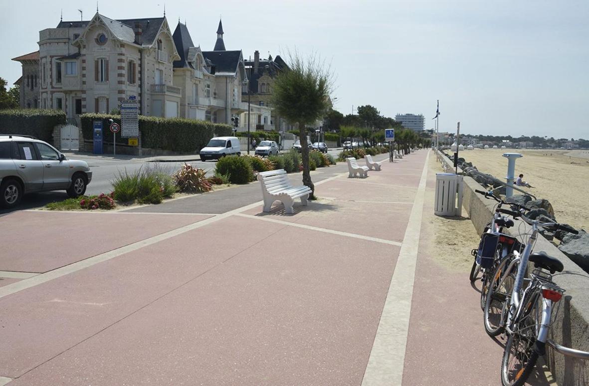 Royan - Vue Mer Pour Cet Appartement Face A La Plage - Grande Conche Exterior photo