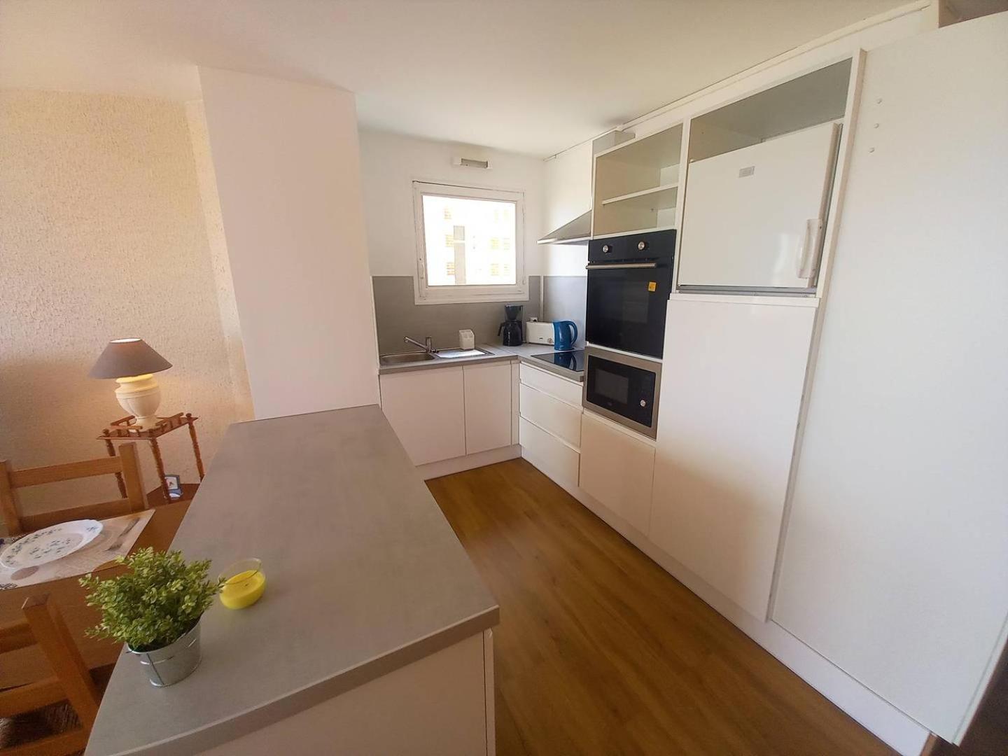 Royan - Vue Mer Pour Cet Appartement Face A La Plage - Grande Conche Exterior photo
